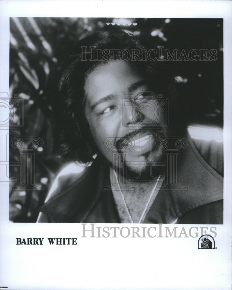 1977 Barry white singer - Historic Images