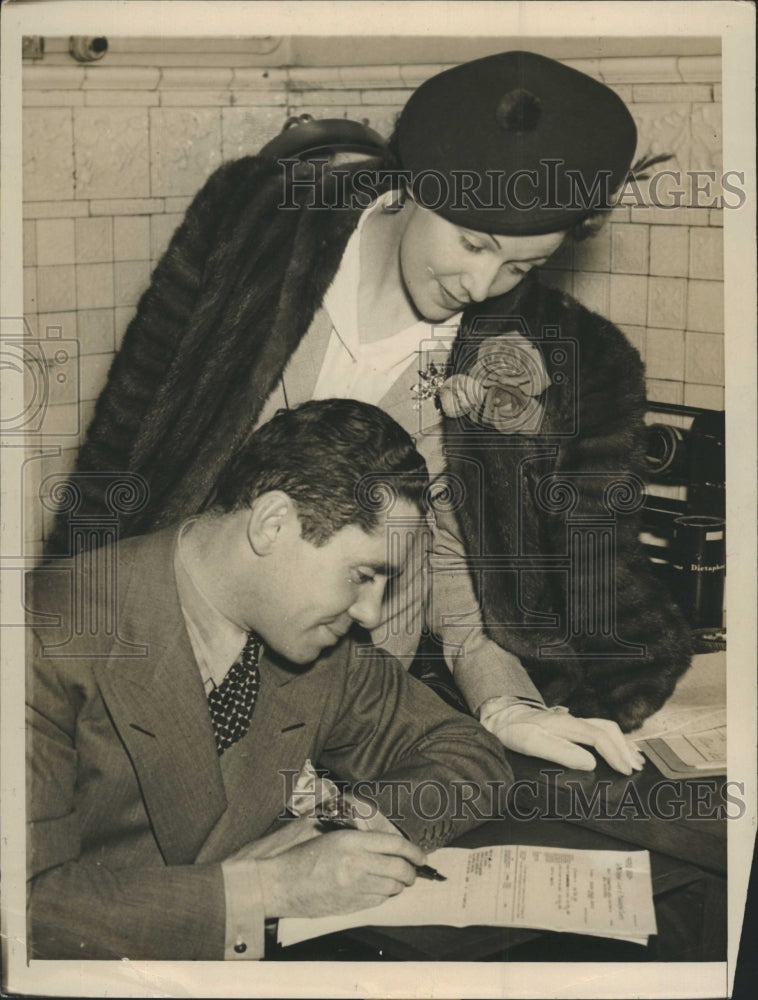 Press Photo Circus Man John Ringling North and wife - Historic Images