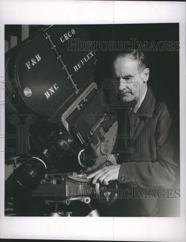 1971 Movie photographer Charles F. Wheeler on set of &quot;Men at Law&quot; - Historic Images