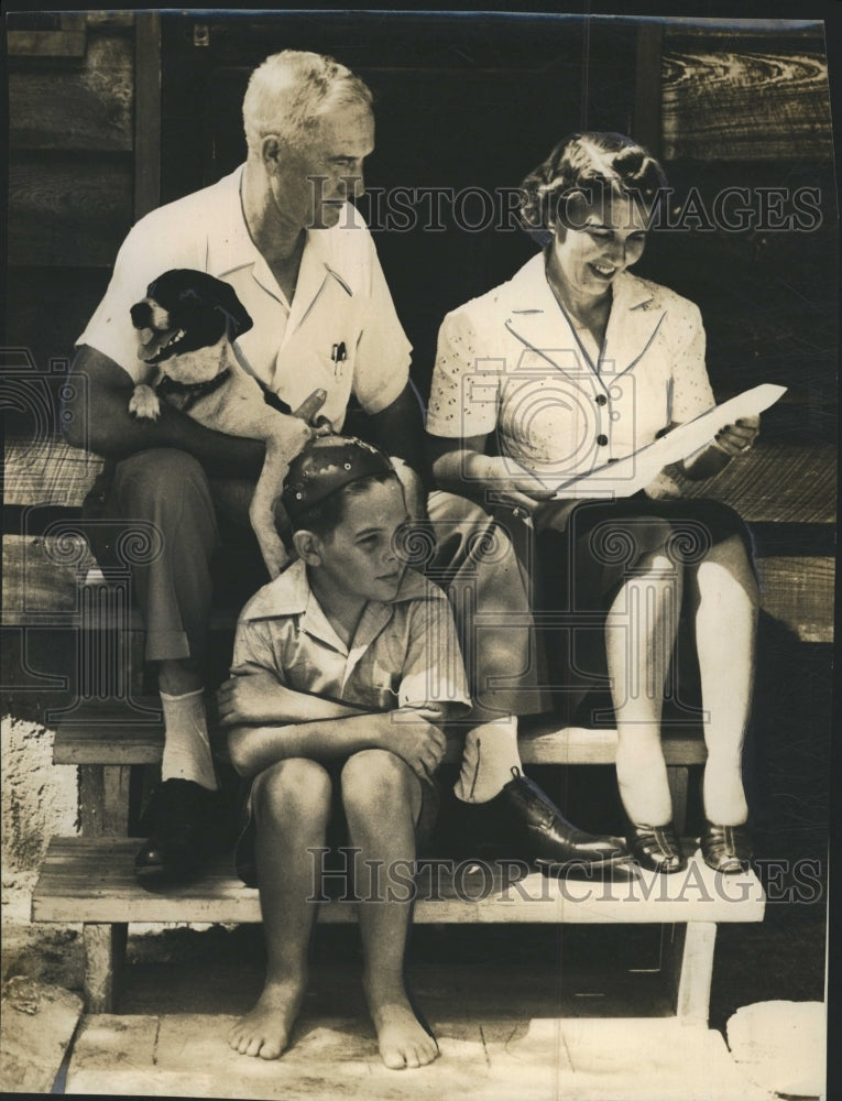 1940 Mr Mrs ML Whitehurst Son Chester Dog - Historic Images