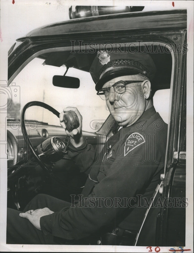 1954 Police officer Charley Wetmore - Historic Images