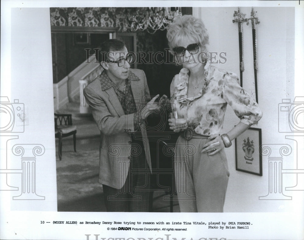 1984 Actors Woody Allen And Mia Farrow In Movie Broadway Danny Rose - Historic Images