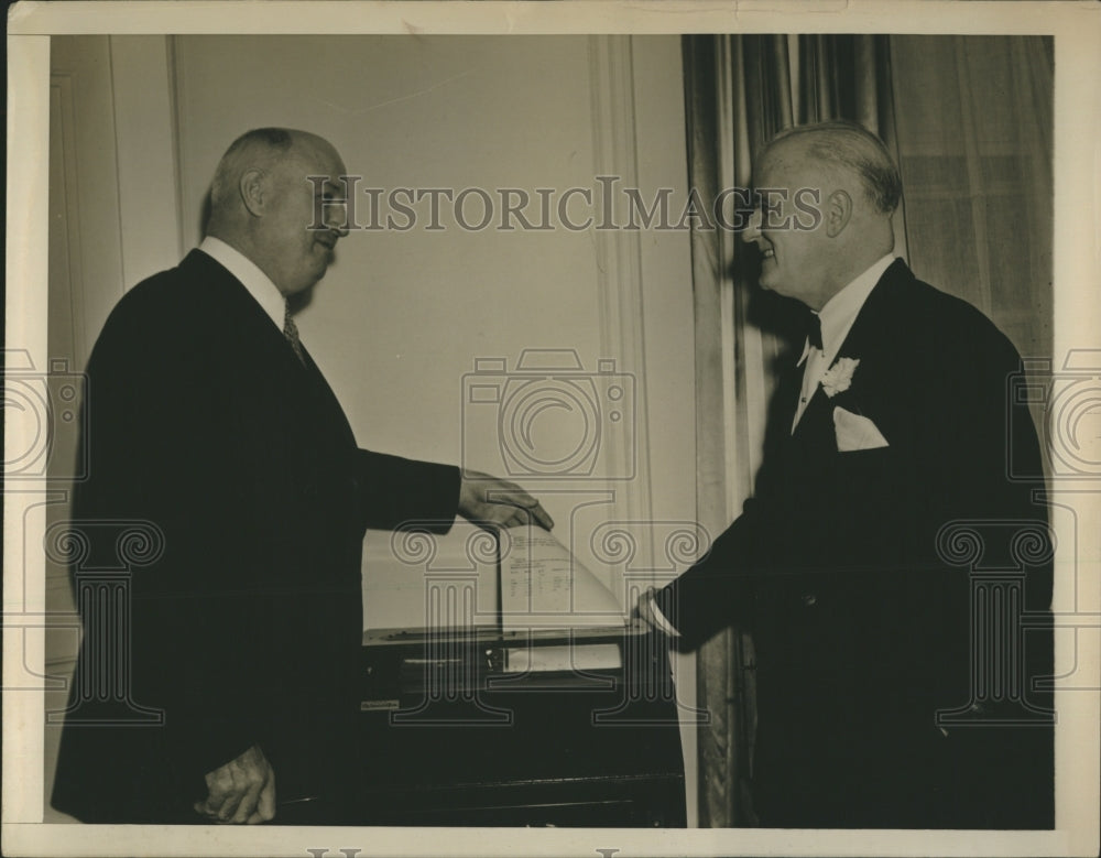 1940 James A. Farley And Ed Flynn Meet In Democratic Headquarters - Historic Images