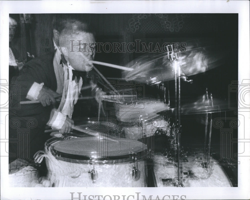 1982 drummer Johnnie Farin performing - Historic Images
