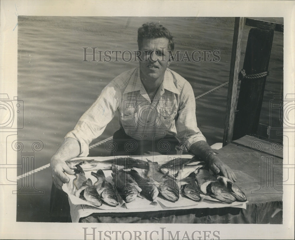 Press Photo Kenneth Wheeler caught 12 bass in Lake Butter. - Historic Images