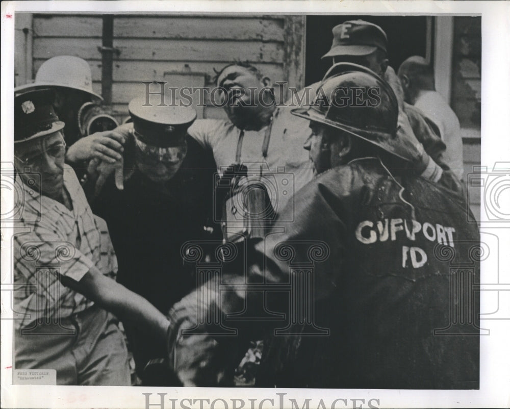 1966  1st Place Winning Photograph, Fred Victorin - Historic Images