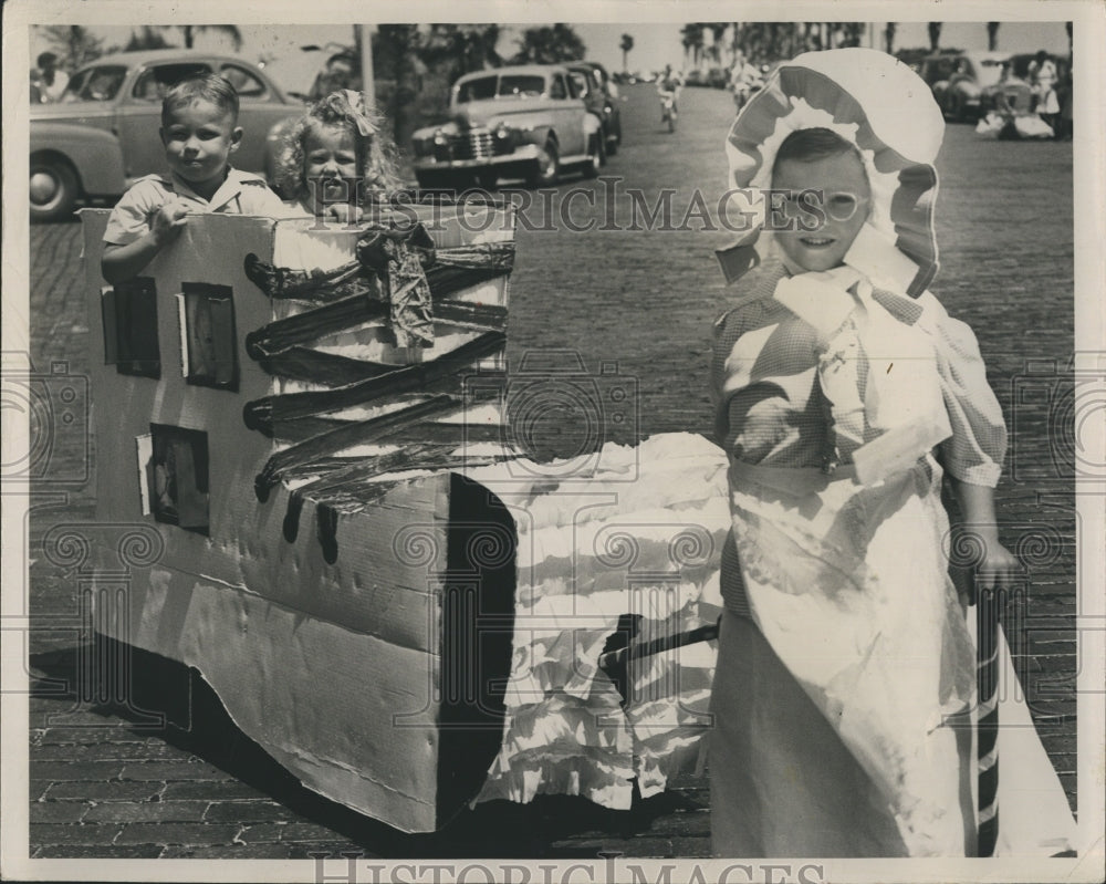 1956 Festival of States, 1948 kiddies parade - Historic Images