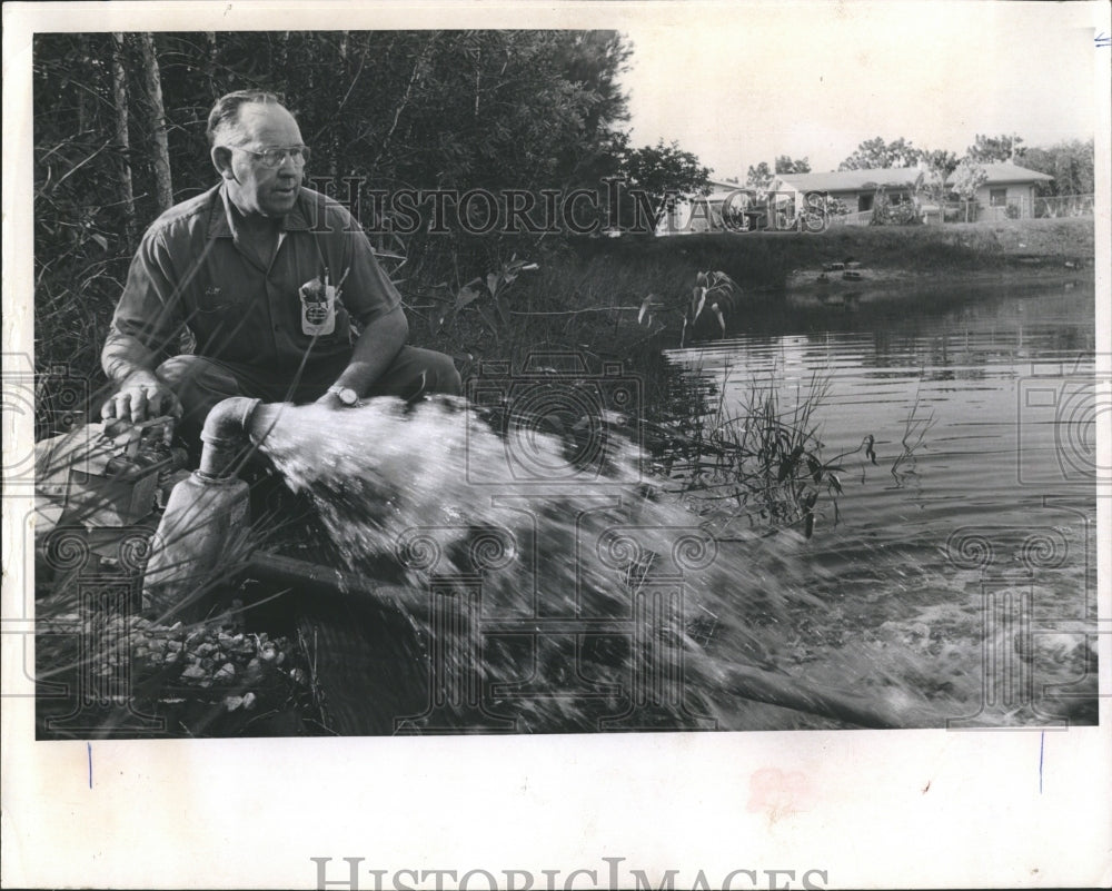 1965 Dry Weather Low Water Levels Leo Treadwell Pumps Water Pond - Historic Images