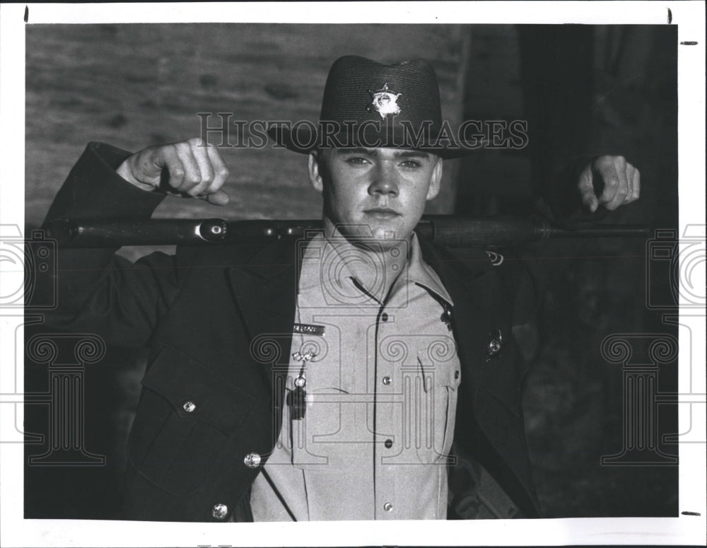 1990 Press Photo Ricky Schroder in "Terror On Highway 91" - Historic Images