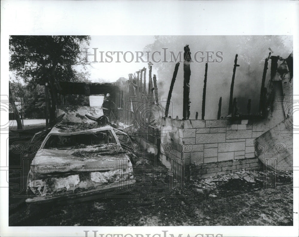 1987 Press Photo House Burns in Hudson, FL - Historic Images