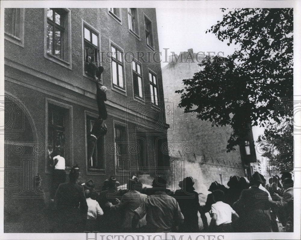 1971 Saving Old Lady Germany - Historic Images