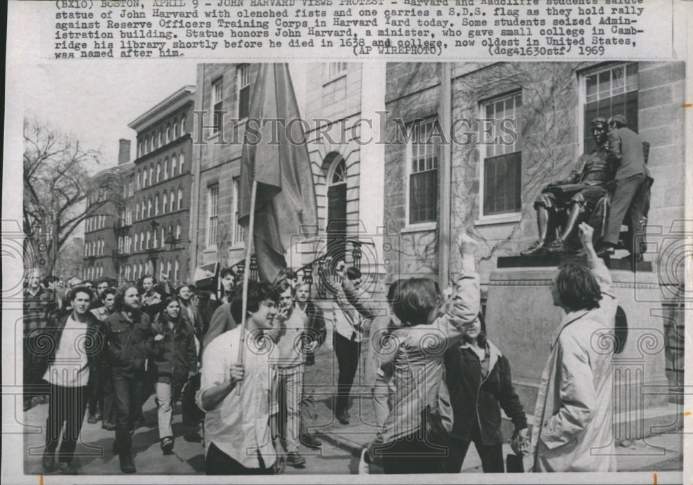 1969 Rally at Harvard against Reserve Officers Training Corps - Historic Images