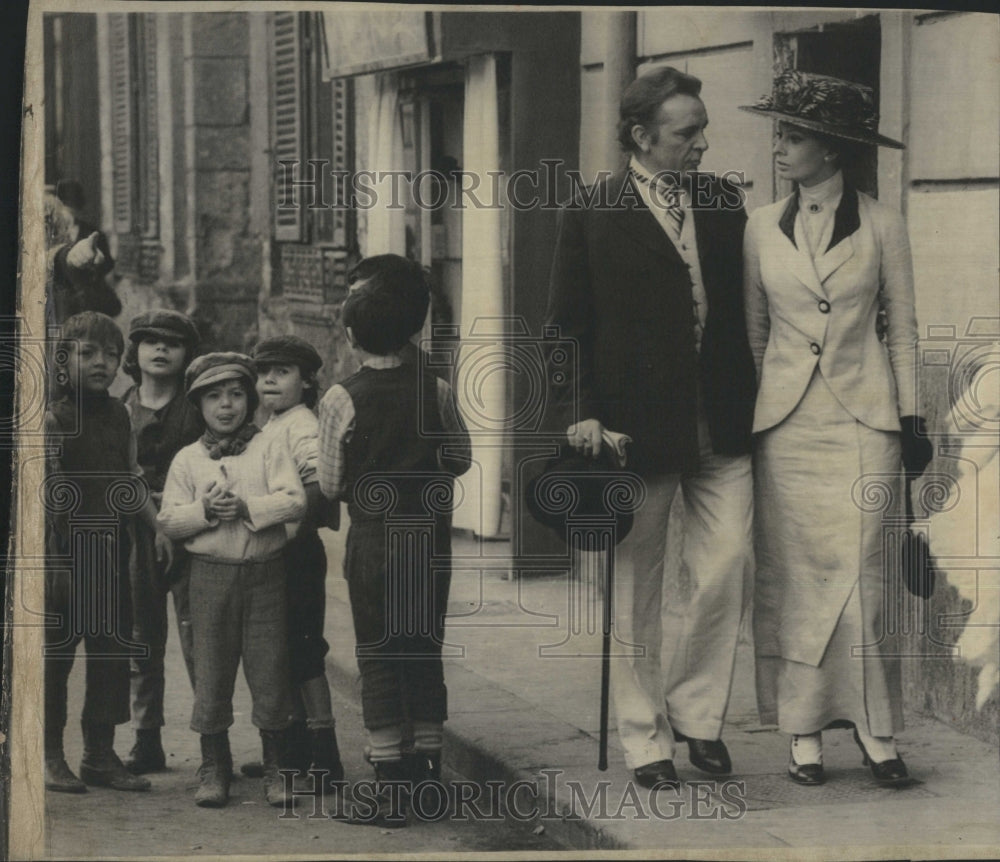 1973 Film The Voyage Richard Burton Sophia Loren Naples Italy - Historic Images