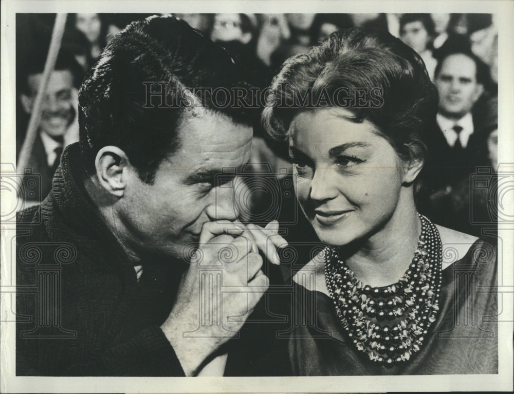 1967 Press Photo Actors Esther Williams and Cliff Robertson in &quot;The Big Show&quot; - Historic Images