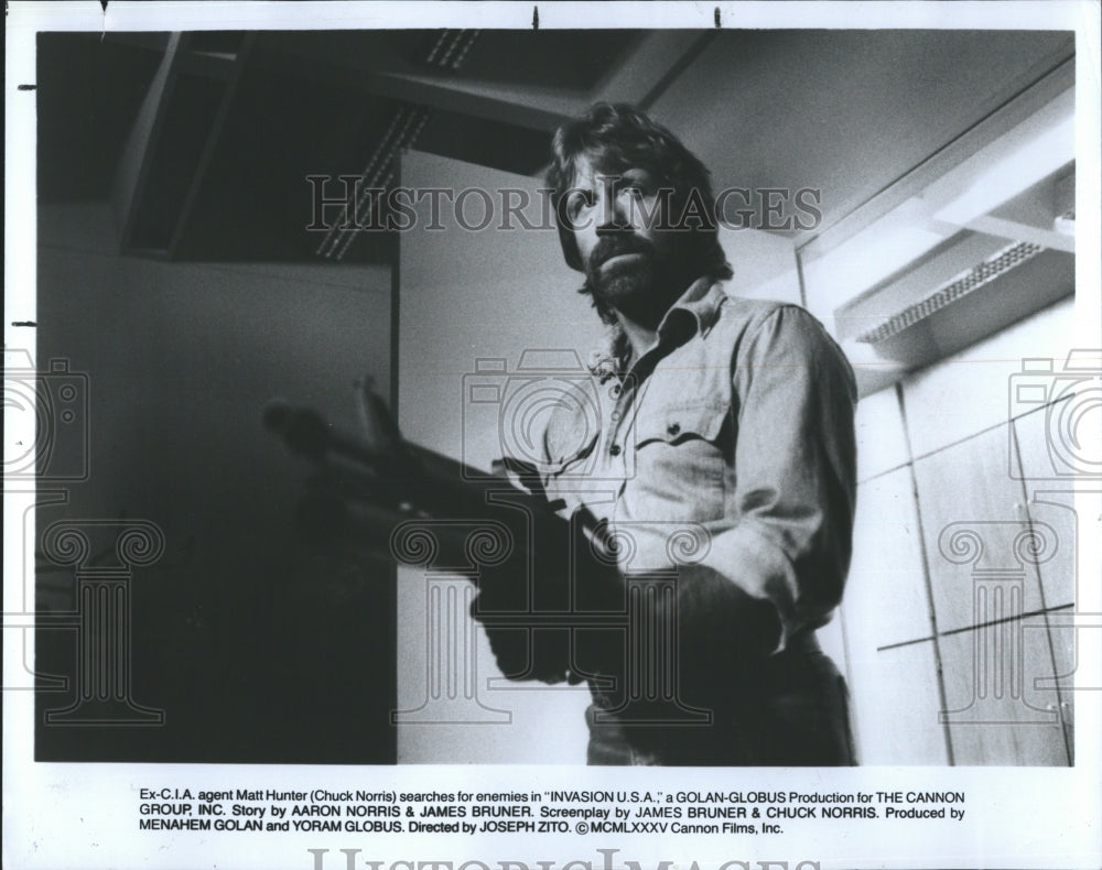 1989 Press Photo Actor Chuck Norris Film &quot;Invasion USA&quot; - Historic Images