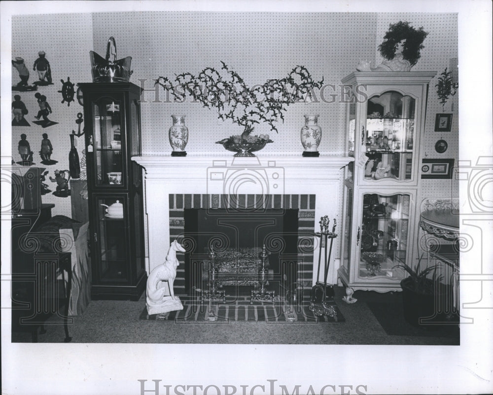 1980 Fireplaces are just right for taking the chill out of a room - Historic Images