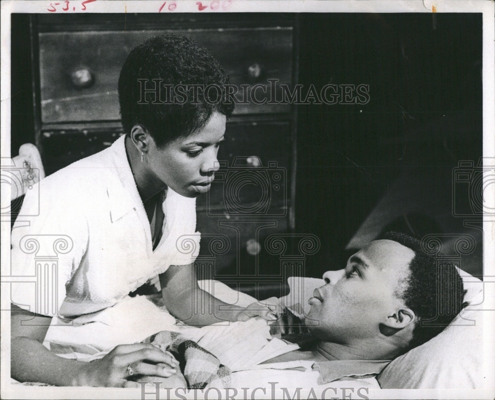 1969 Gloria Poitier stars in play "The Amen Corner" - Historic Images
