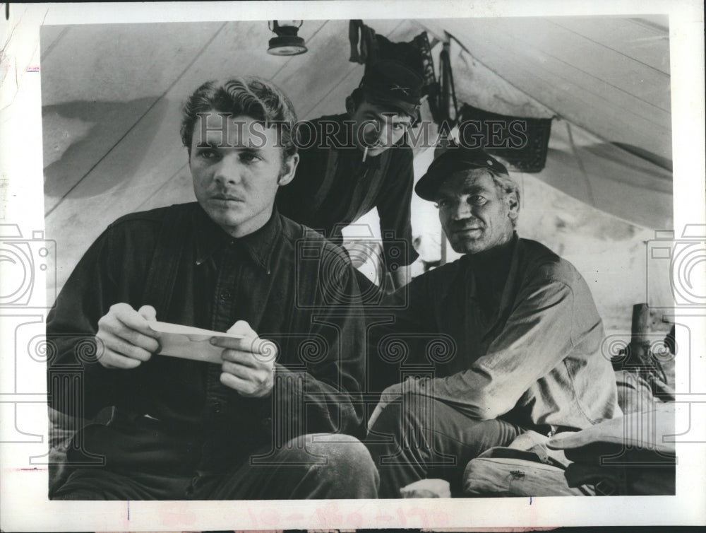 1972 Audie Murphy ,Bill Mauldin & John Dierkes show in the picture - Historic Images