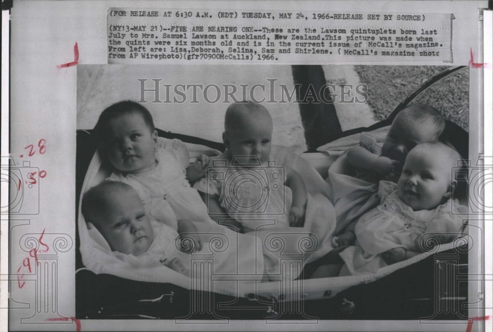 1966 Shows in the picture the Lawson quintuplets - Historic Images
