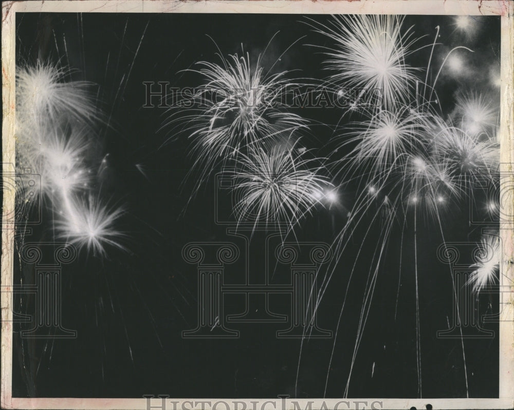 1981 Fireworks display over Tampa Bay fro 4th of July - Historic Images