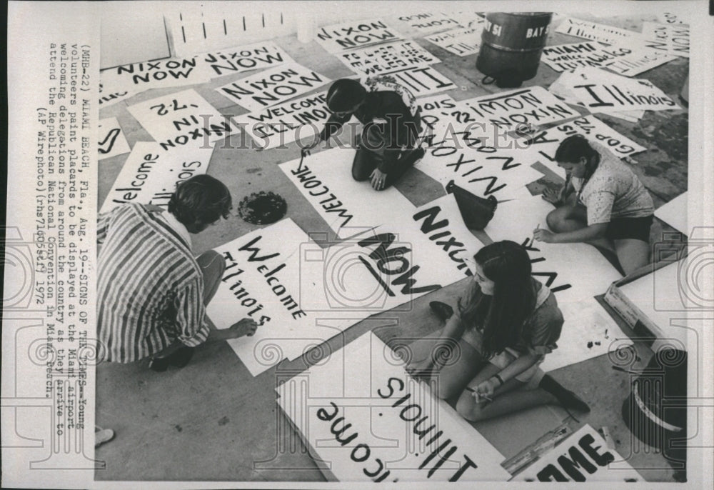 1972 Volunteers at the Republican National Convention - Historic Images