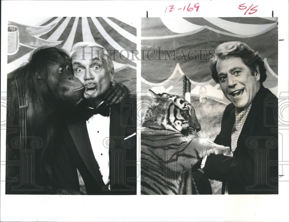 1985 Ted Knight and George Segal on "Circus of the Stars" - Historic Images