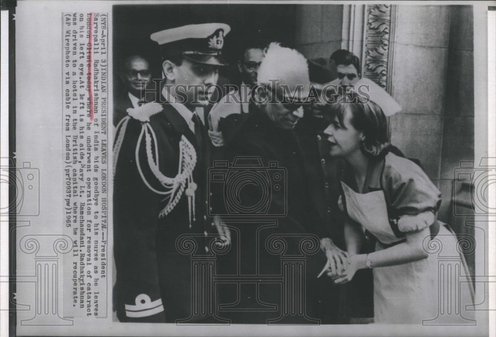 1965 India&#39;s President Sarvepalli Radhakrishnan and his nurse - Historic Images