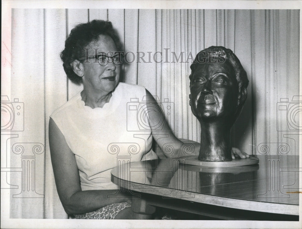 1966 Mrs. David Buckingham, sculpture. - Historic Images