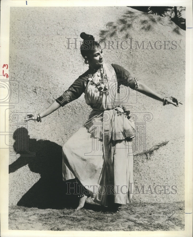 1963 Shanta Rao Classical Indian Dancer Florida State University - Historic Images