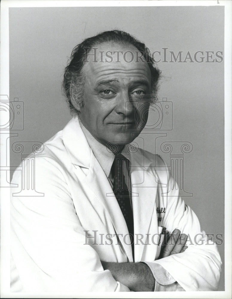 1982 Actor Ed Flanders play as Dr. Donald Westphall. - Historic Images