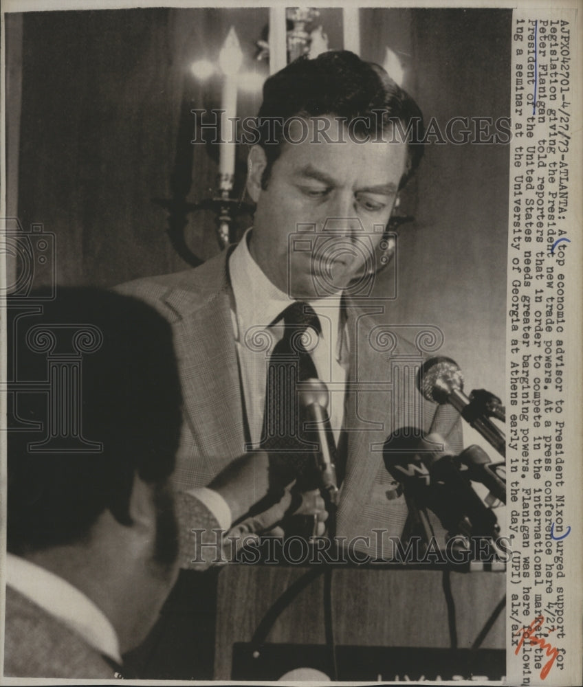 1973 Peter Flanigan at Press conference. - Historic Images