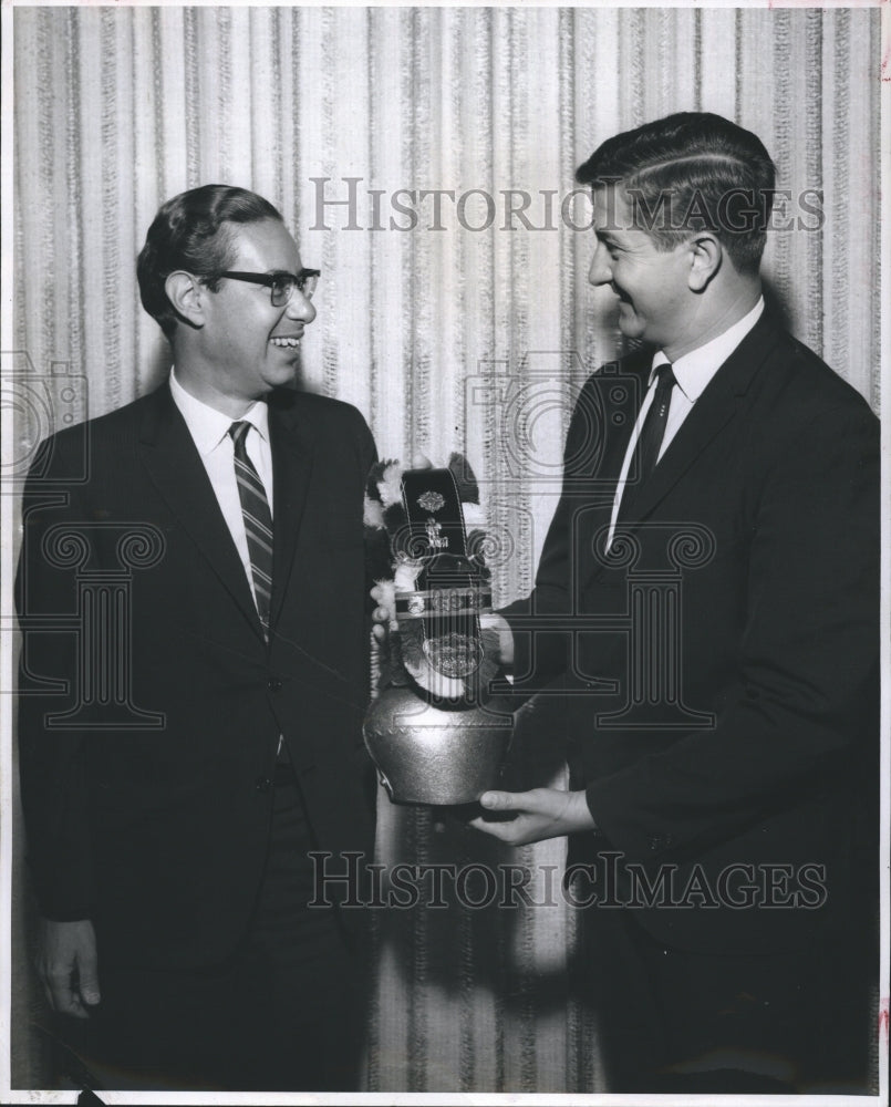 1967 Fred G. Stern General manager of Shoppe Travel Center Inc. - Historic Images