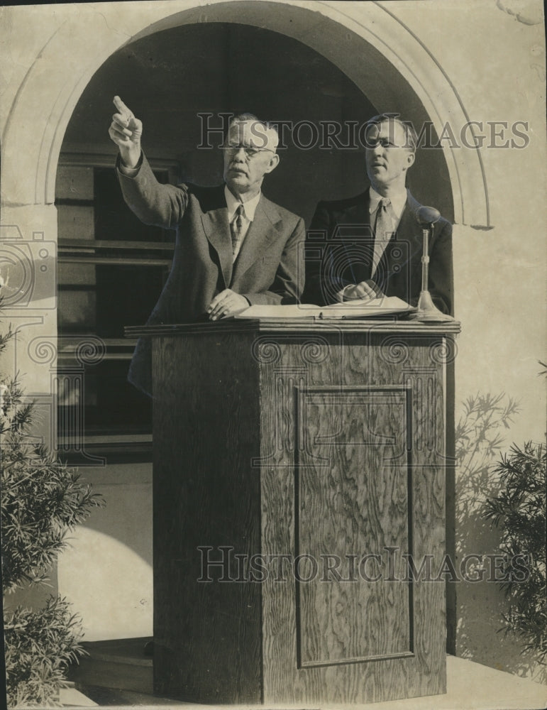 1950 Rev. Phillip Ralph and his son Rev. Robbins Ralph. - Historic Images