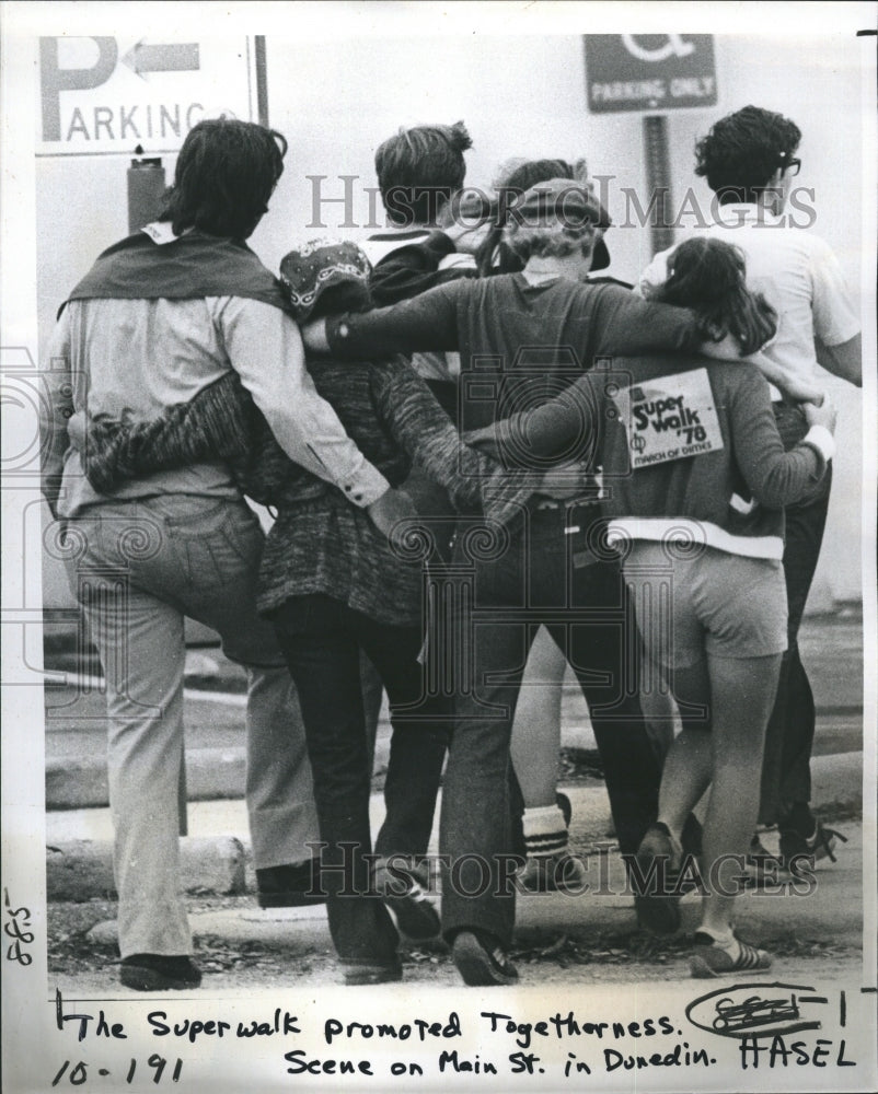 1978 March Of Dimes Superwalk '78 Participants Walk Together - Historic Images