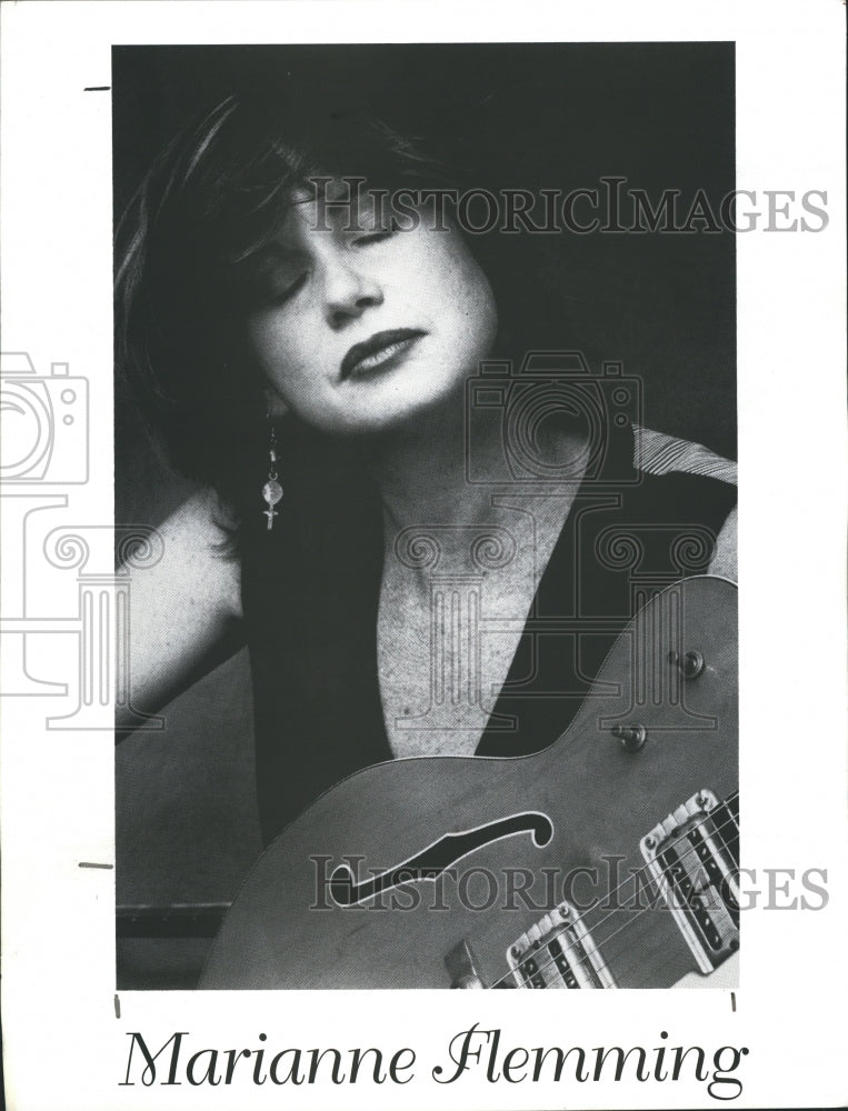 1999 Press Photo Singer Songwriter Musician Marianne Flemming with Guitar - Historic Images