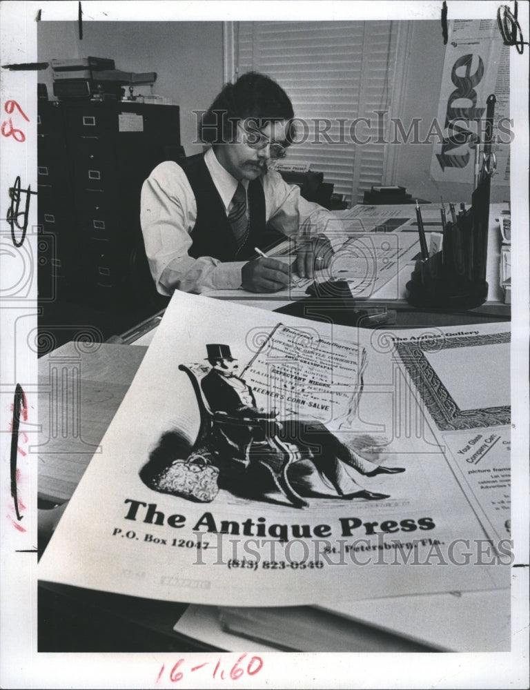 1977 Robert Fiallo Editor The Antique Press - Historic Images