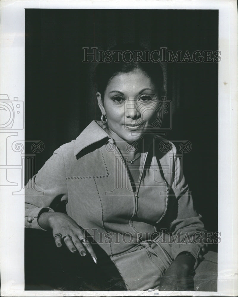 1976 Marisa Carmody Filipino American Club - Historic Images