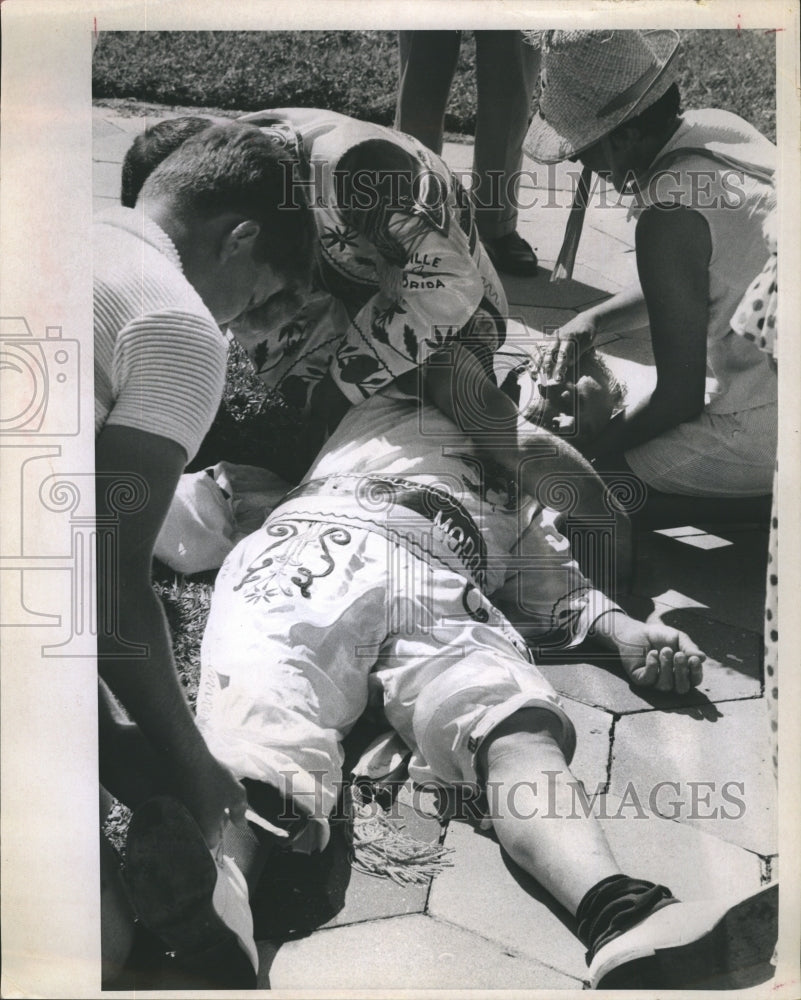 1967 Man's body on the floor, - Historic Images