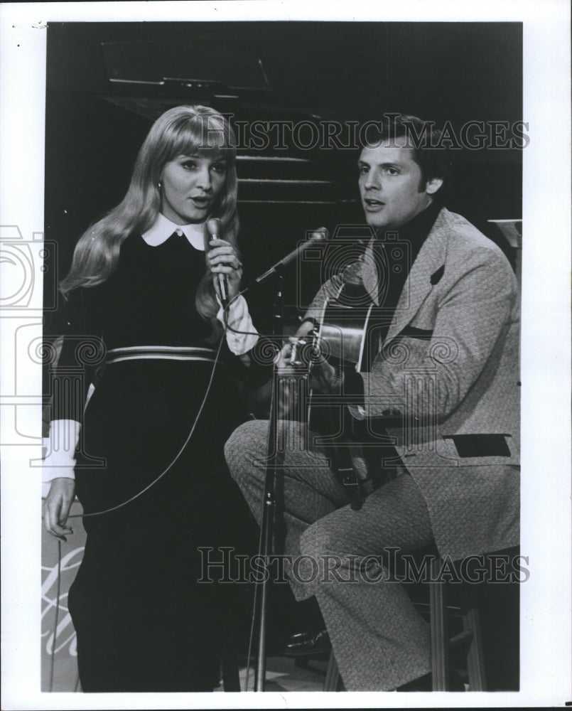 1975 Clay Hart American country music singer and guitarist. - Historic Images