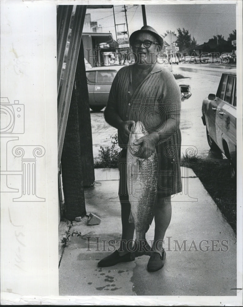 1977 B.J. Nill Displays 25 Pound Redfish Caught In Manatee County - Historic Images