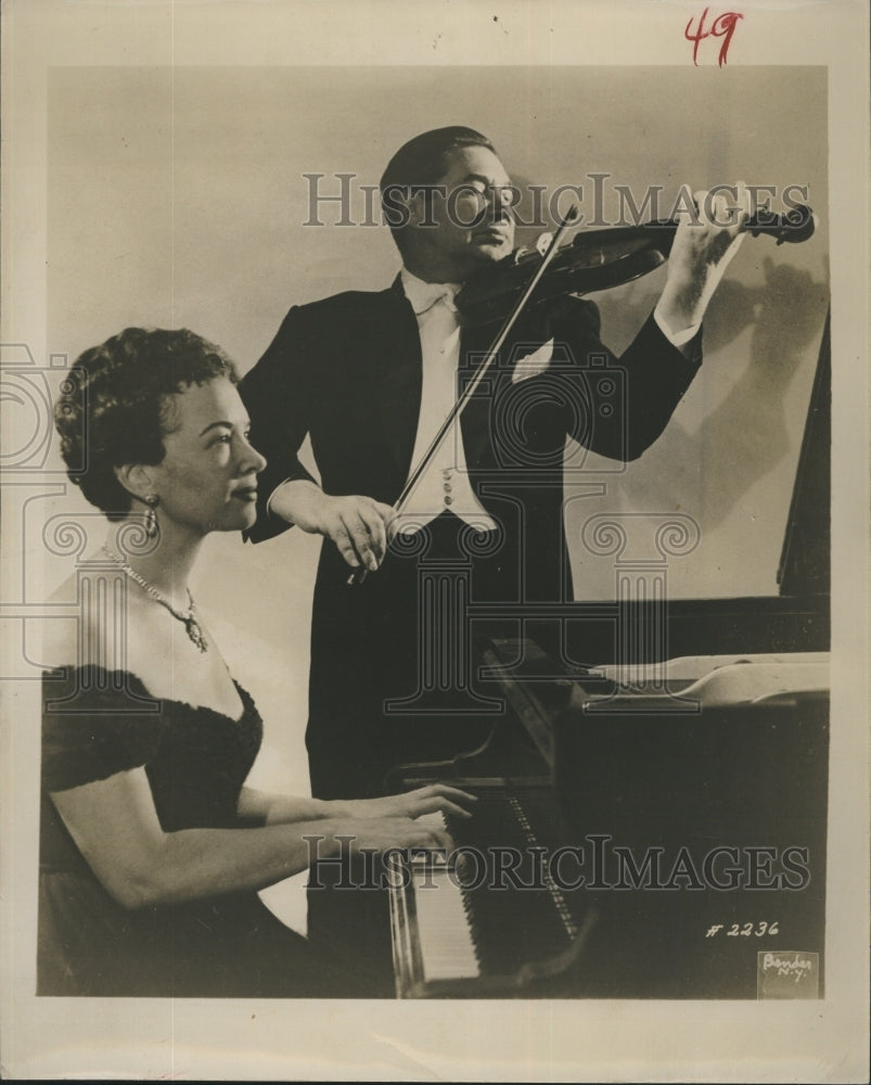 Press Photo Sylvia and Benno Rabinof - Historic Images