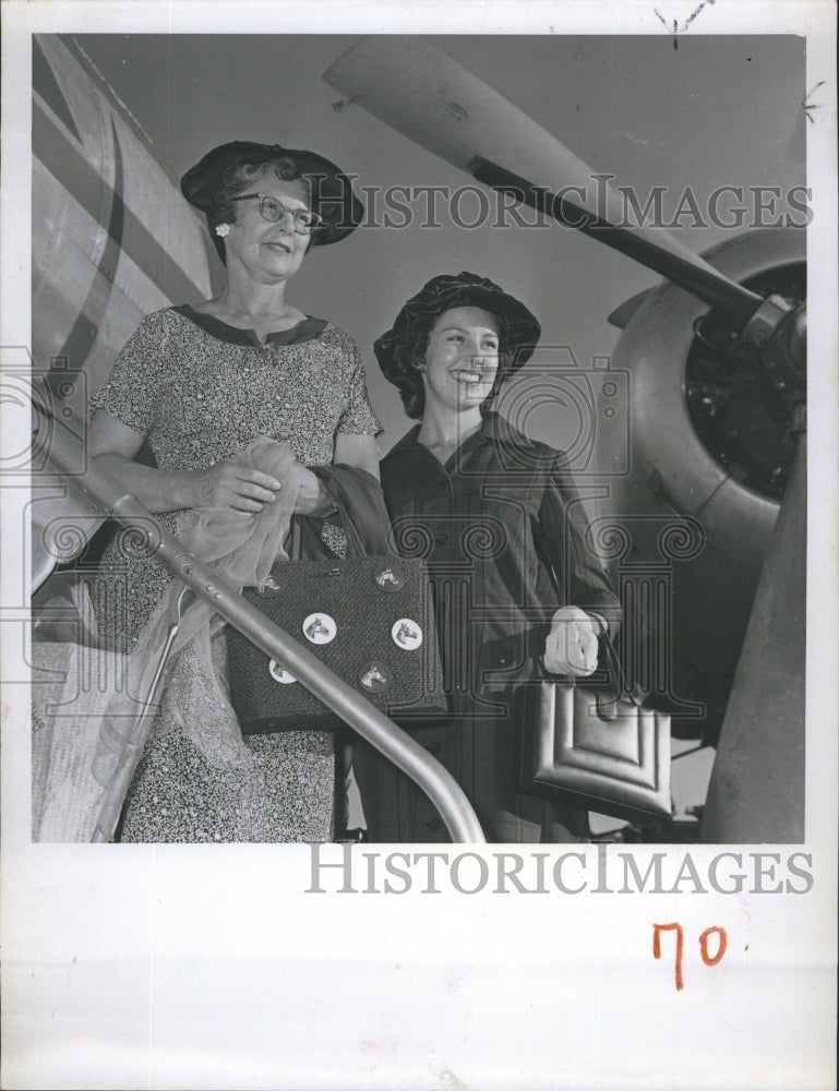 1958 Miss Florida Dianne Tauscher Mrs Walter Tauscher Board Plane - Historic Images