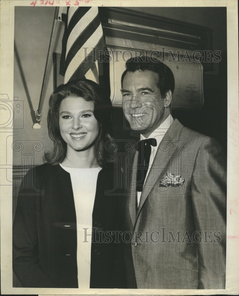 1968 Actress Mariette Hartley Actor Carl Betz "Judd For The Defense" - Historic Images