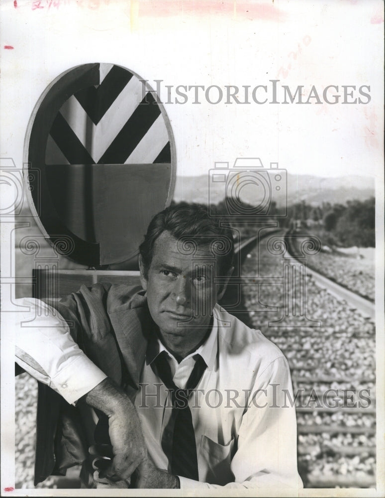 1968 Darren McGavin in "The Outsider" - Historic Images