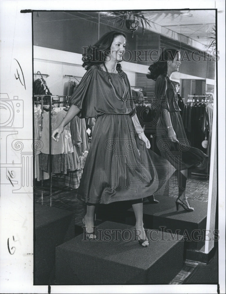 1978 Teen Model Fashion Show. - Historic Images