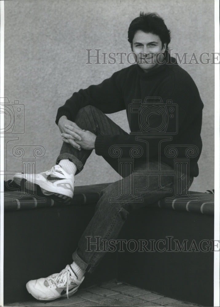 1993 Press Photo Tim Daly, American actor star in Alex Haley. - Historic Images