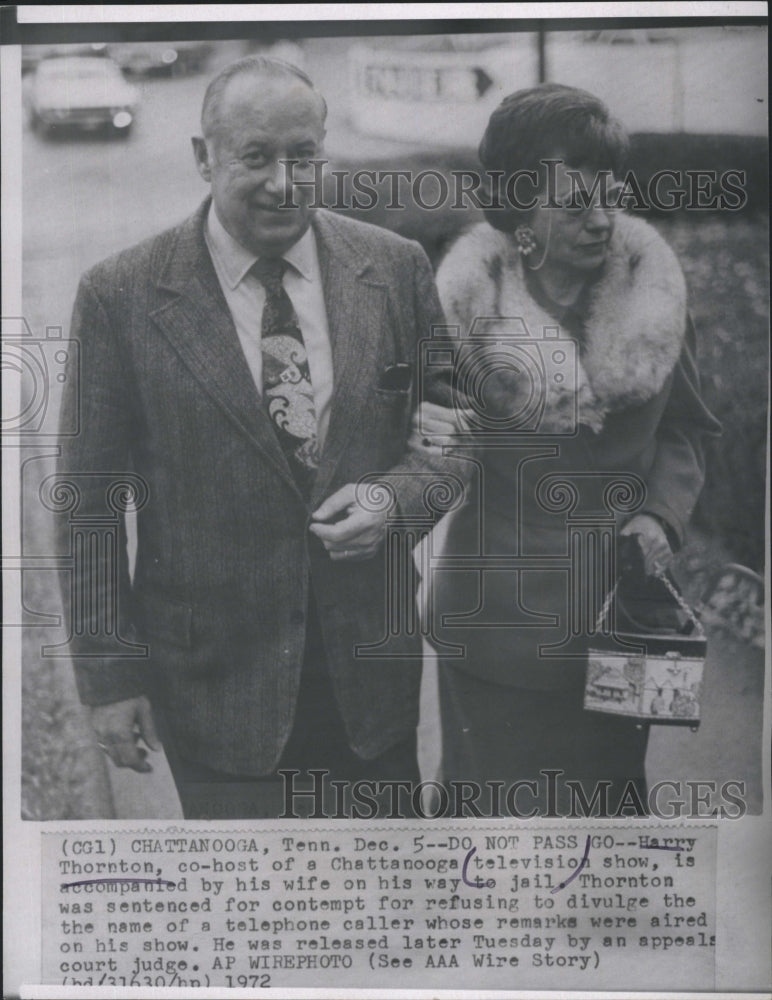 1972 Harry Thornton Co Host accompanied by wife on his way to jail - Historic Images