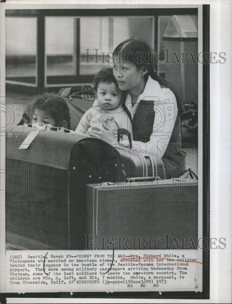 1973 Mrs Richard White and her children arrive in US from Vietnam - Historic Images