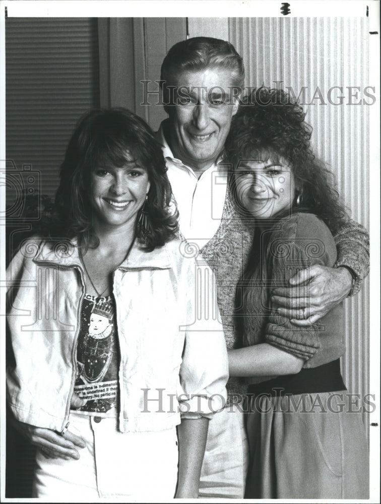 1989 Kristy McNichol, Richard Mulligan, and Dinah Manoff in "Empty - Historic Images