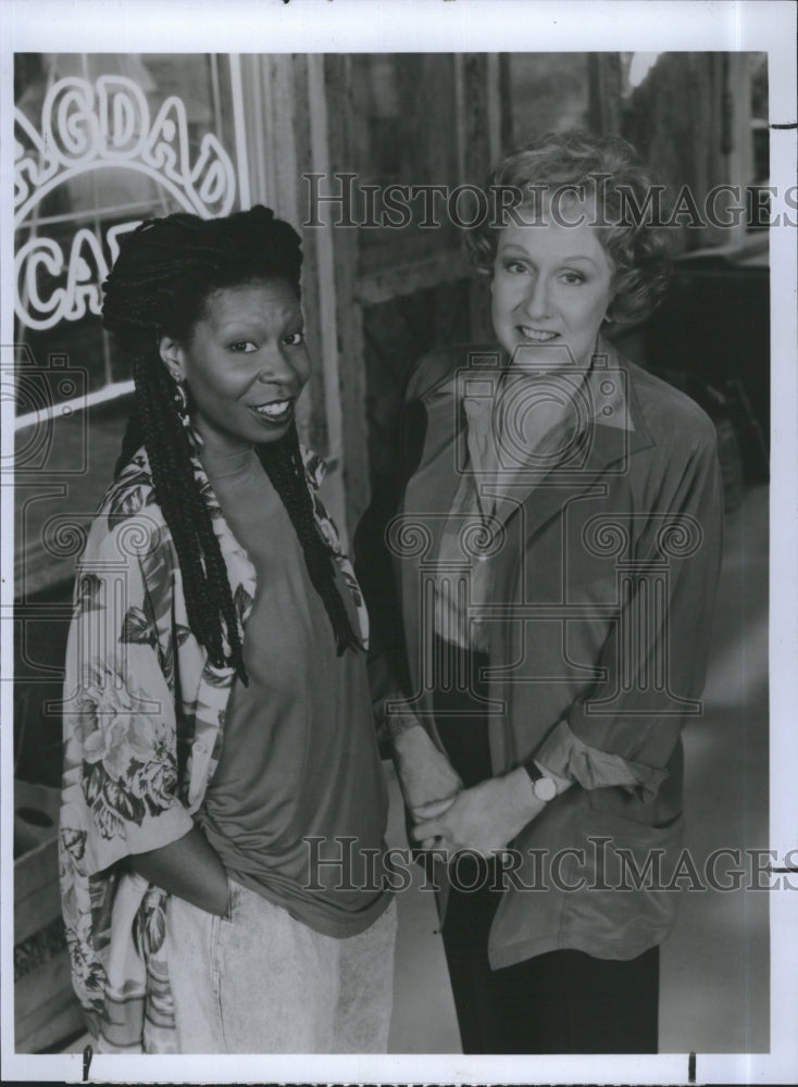 1990 Whoopi Goldberg &amp; Jean Stapleton on &quot;Bagdad Cafe&quot; - Historic Images